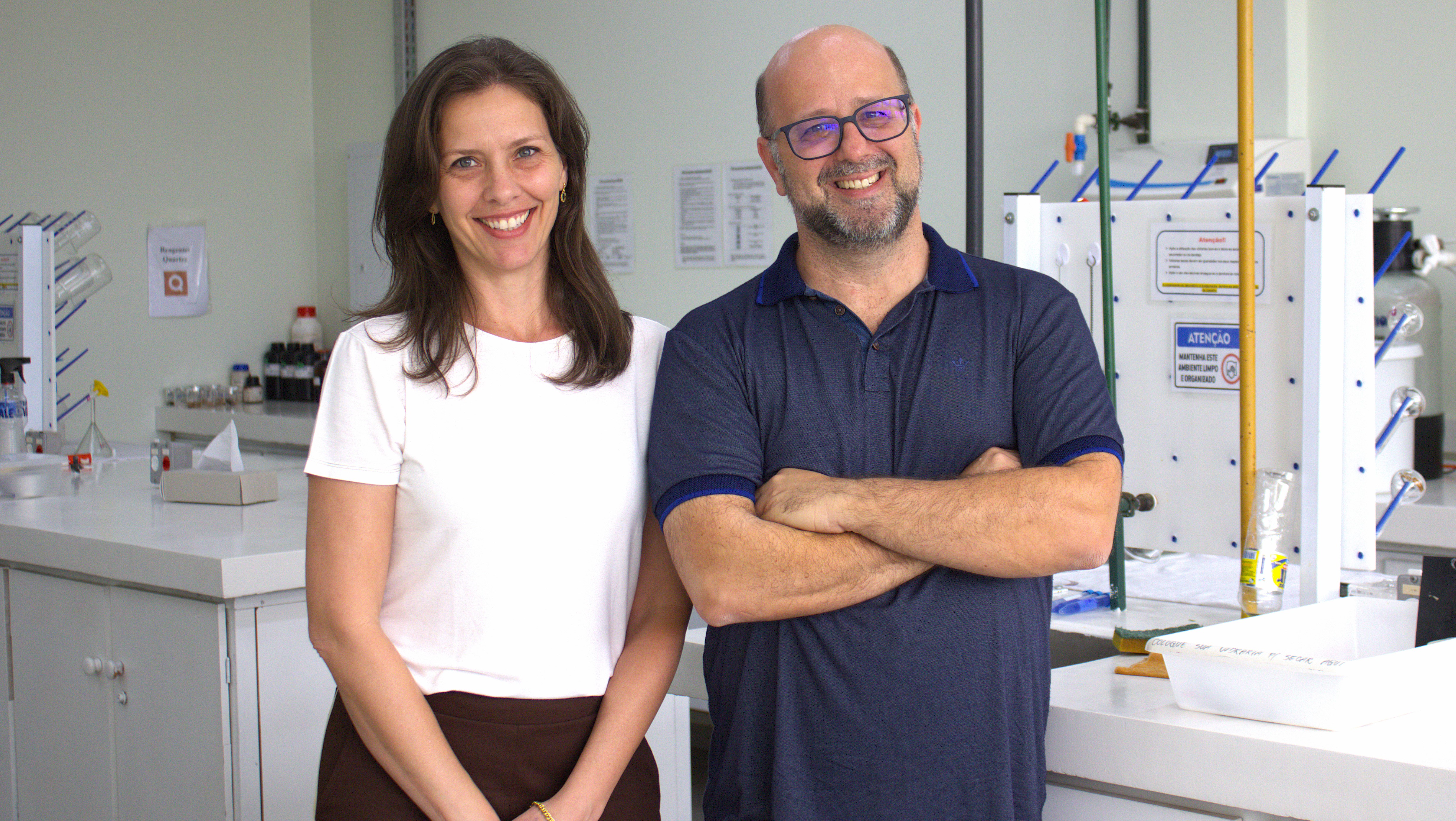 Prêmio de primeiro lugar no Jabuti Acadêmico 2024 vai para livro com participação da Unioeste